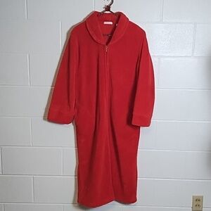 Secret Treasures Zip Front Soft Plush Fleece Cozy Red Robe Pockets
